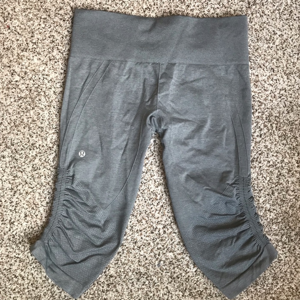 LULULEMON cropped leggings